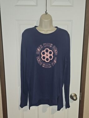 Girls With Guns GWG Size Large Long Sleeve Graphic T-Shirt Used